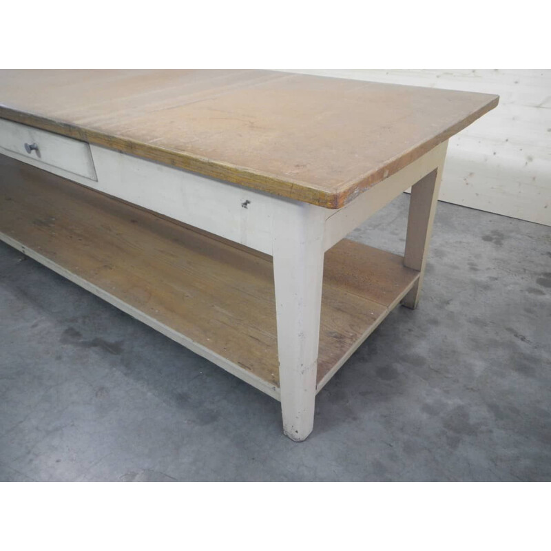 Table vintage en bois industriel