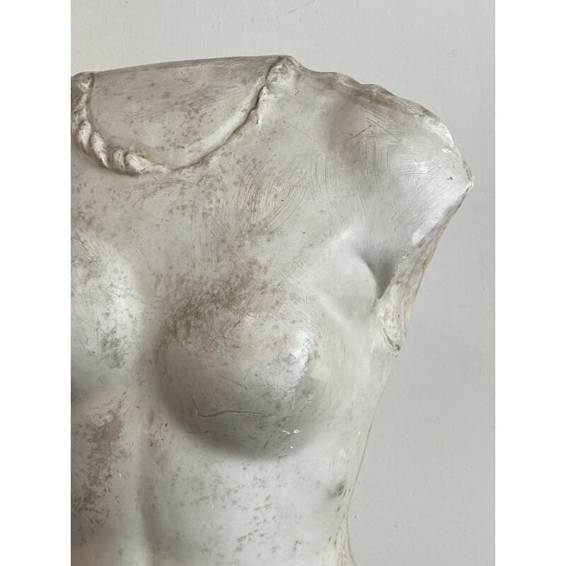 Busto vintage de escayola del taller de molduras del Louvre