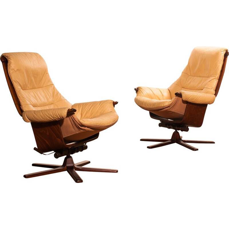 Pair of Göte Möbel armchairs in beige leather and teak - 1970s