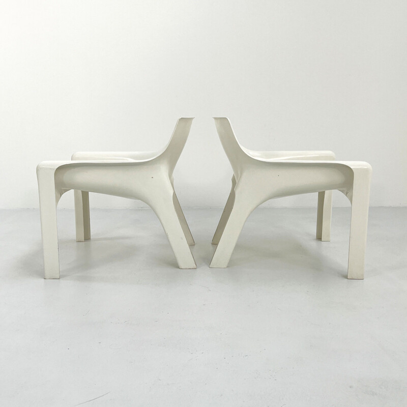 Paire de fauteuils vintage lounge Vicario blanches par Vico Magistretti pour Artemide, 1970