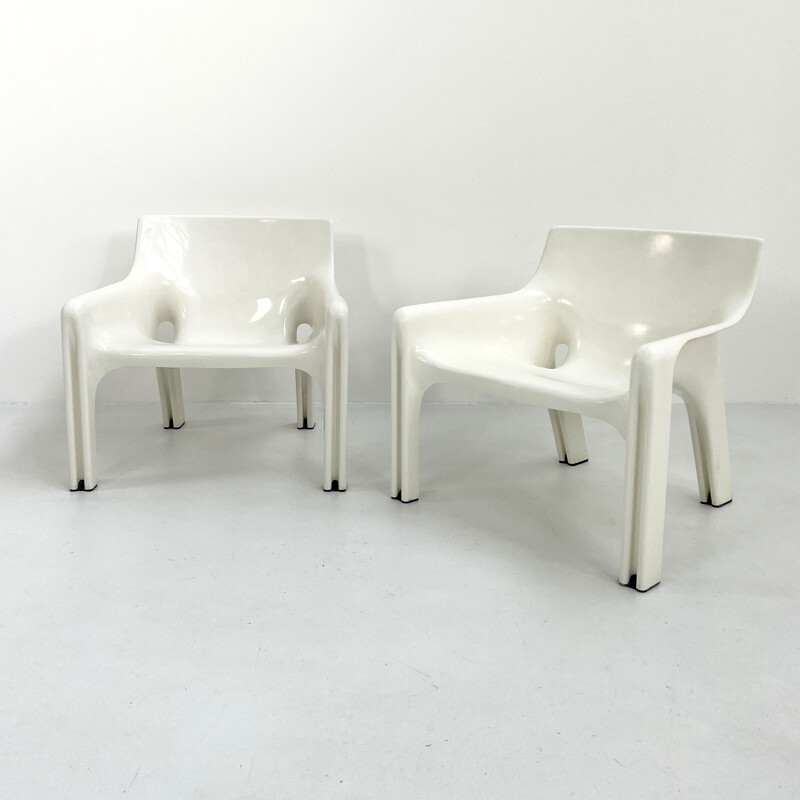 Pair of vintage white Vicario lounge chairs by Vico Magistretti for Artemide, 1970s