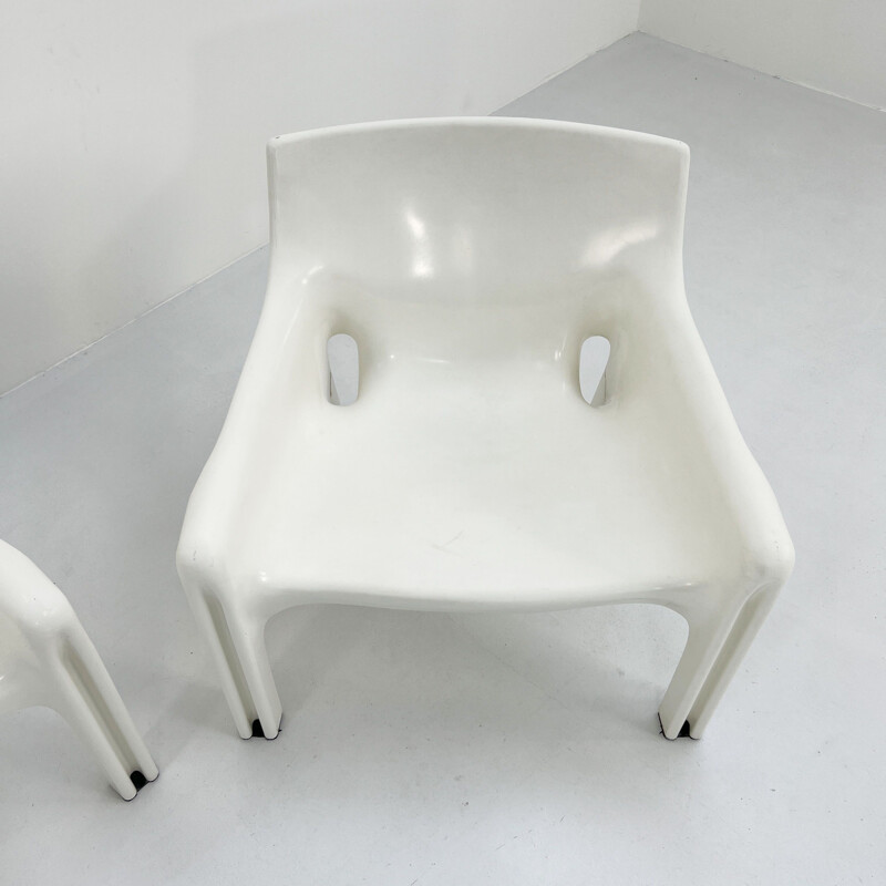 Pair of vintage white Vicario lounge chairs by Vico Magistretti for Artemide, 1970s