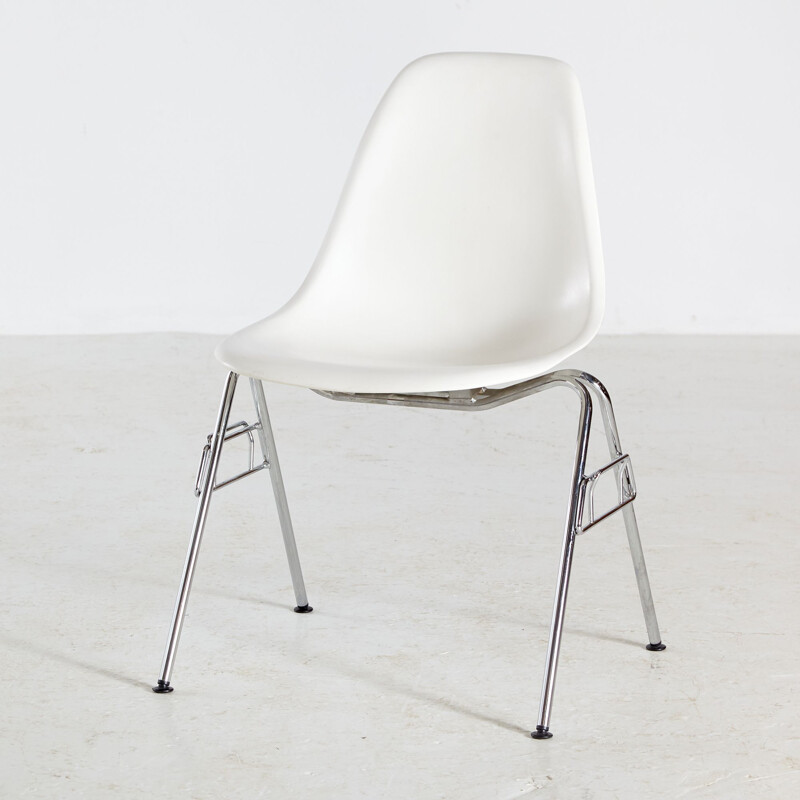 Mid-century DSS-N stackable chair by Charles & Ray Eames for Vitra