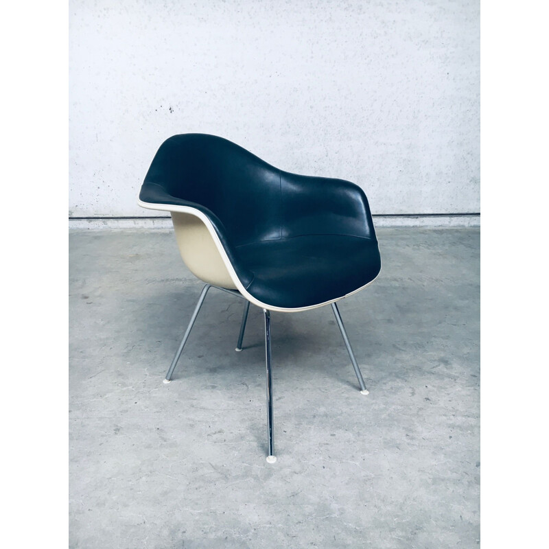 Poltrona vintage in pelle di Charles e Ray Eames per Herman Miller, USA 1960