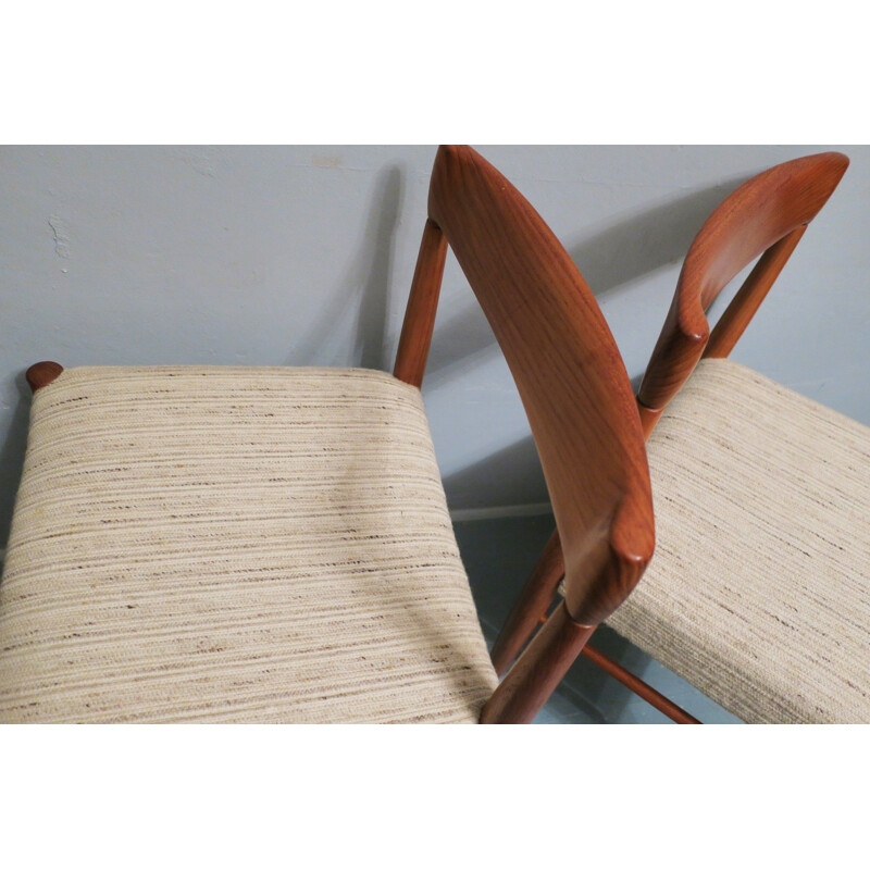 Pareja de sillas danesas de teca de época de H. W. Klein, 1960