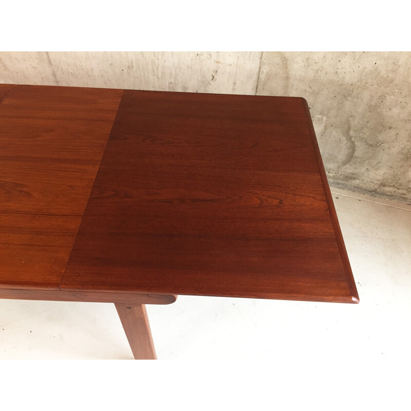 Extendable dining table in teak - 1970s