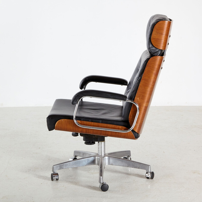 Swiss vintage rosewood and leather office chair on wheels, 1970s