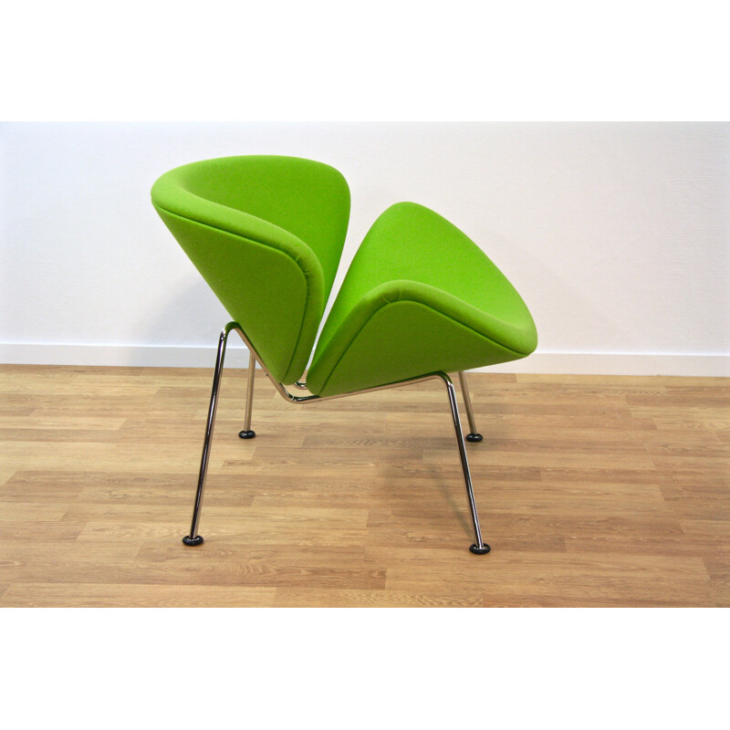 Artifort "Orange Slice" lounge chair in green fabric and chromed metal, Pierre PAULIN - 1970s