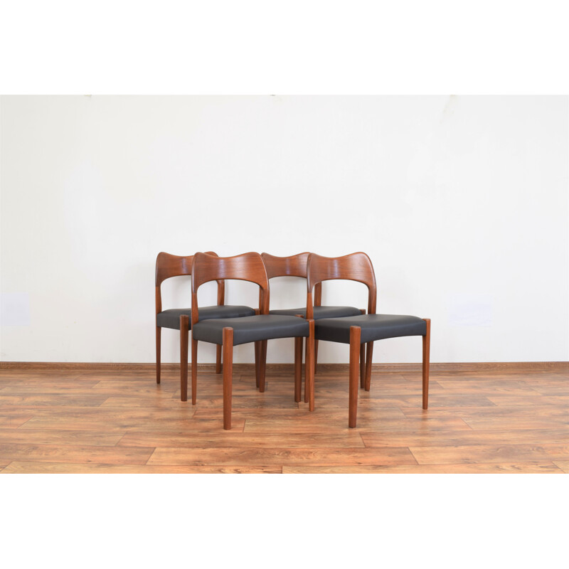 Set of 4 vintage teak chairs by Arne Hovmand-Olsen for Mogens Kold, 1960