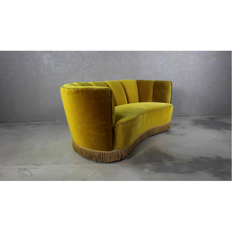 Dänisches Vintage Banana-Sofa aus Samt, 1940