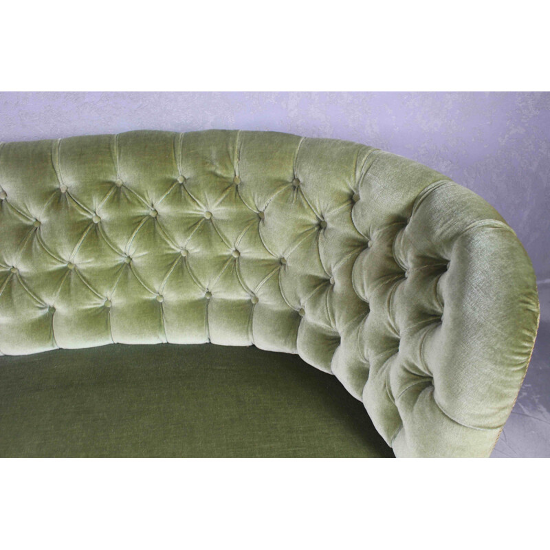 Danish vintage curved green buttoned sofa, 1940s