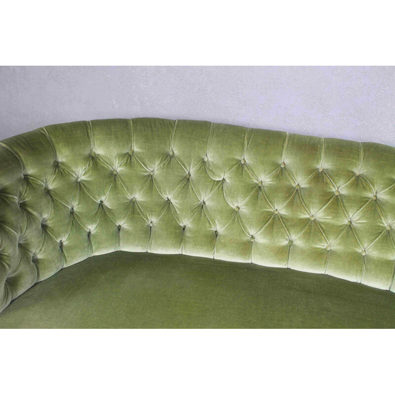 Danish vintage curved green buttoned sofa, 1940s