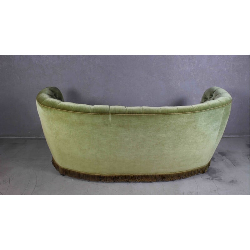 Danish vintage curved green buttoned sofa, 1940s