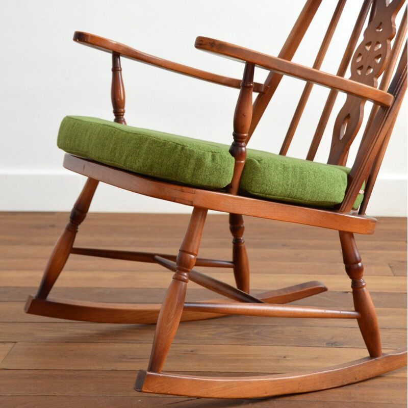 Vintage Windsor schommelstoel van beukenhout en iepenhout, 1950