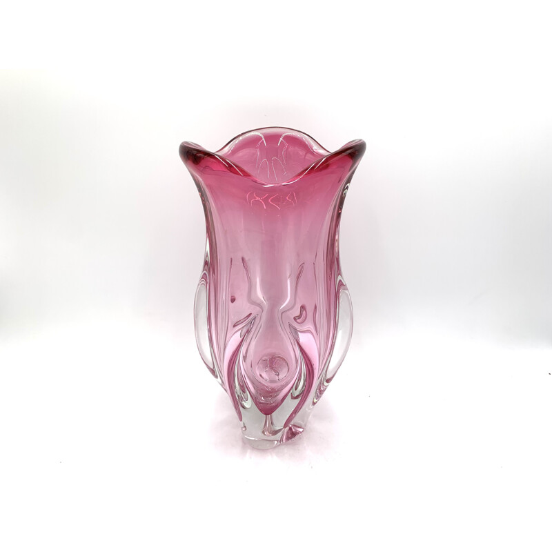 Vaso vintage in vetro artistico rosa di Chribska Sklarna, Repubblica Ceca 1960