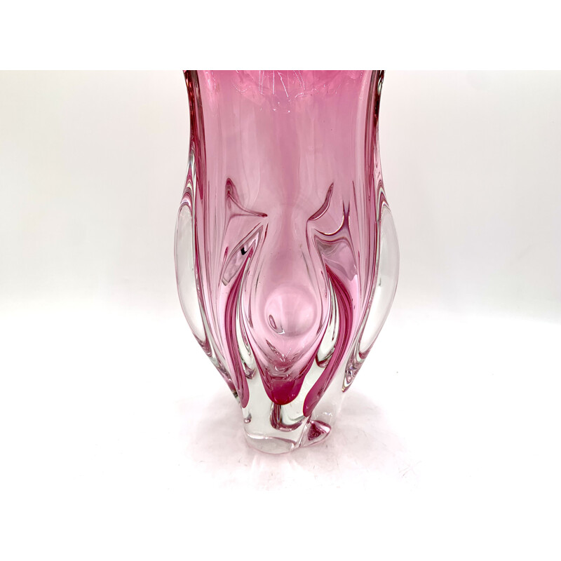 Jarrón vintage de vidrio artístico rosa de Chribska Sklarna, República Checa 1960