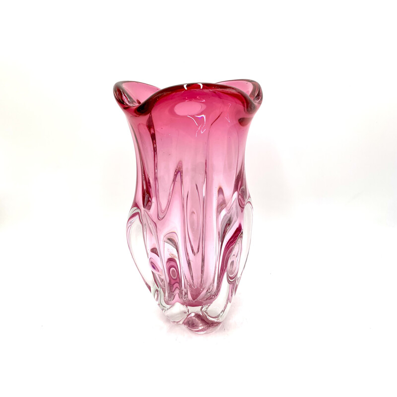 Vase vintage rose en verre d'art de Chribska Sklarna, Tchèque 1960