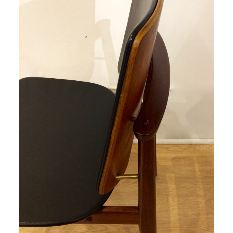 Lot de 4 chaises en teck et vinyl, Arne HOVMAND OLSEN - 1960