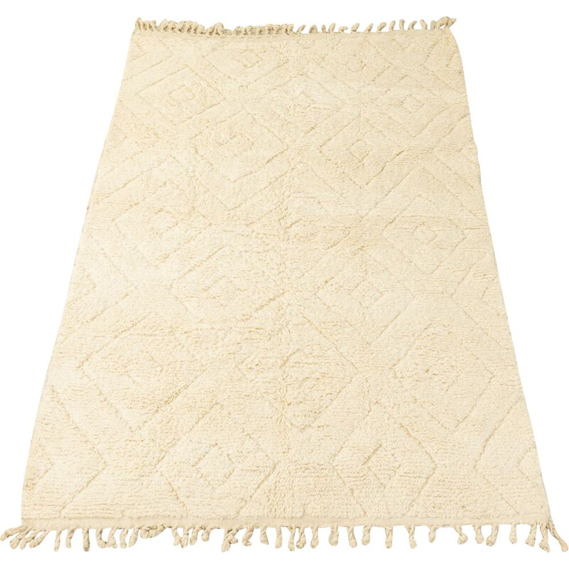 Vintage Berber carpet in white diamond wool, Morocco