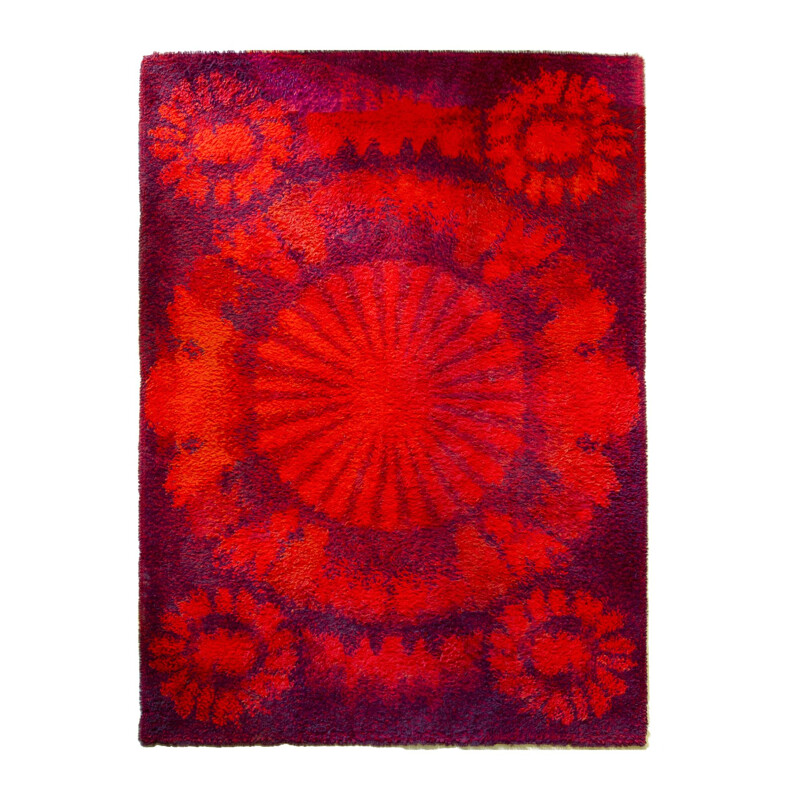 Vintage red spiral rug