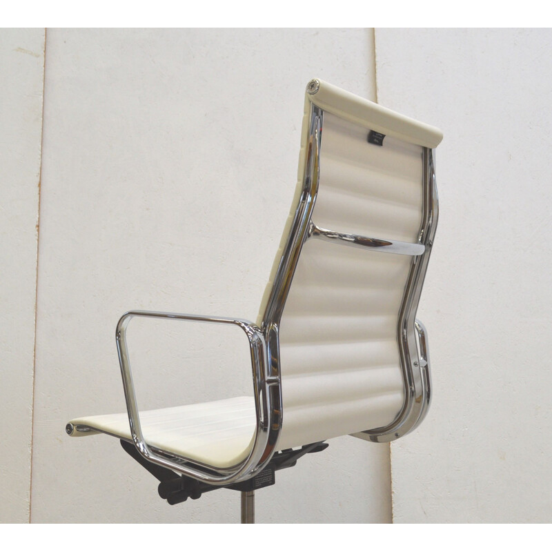 Fauteuil de bureau Ea119 vintage en cuir blanc par Charles Eames pour Vitra, 2018