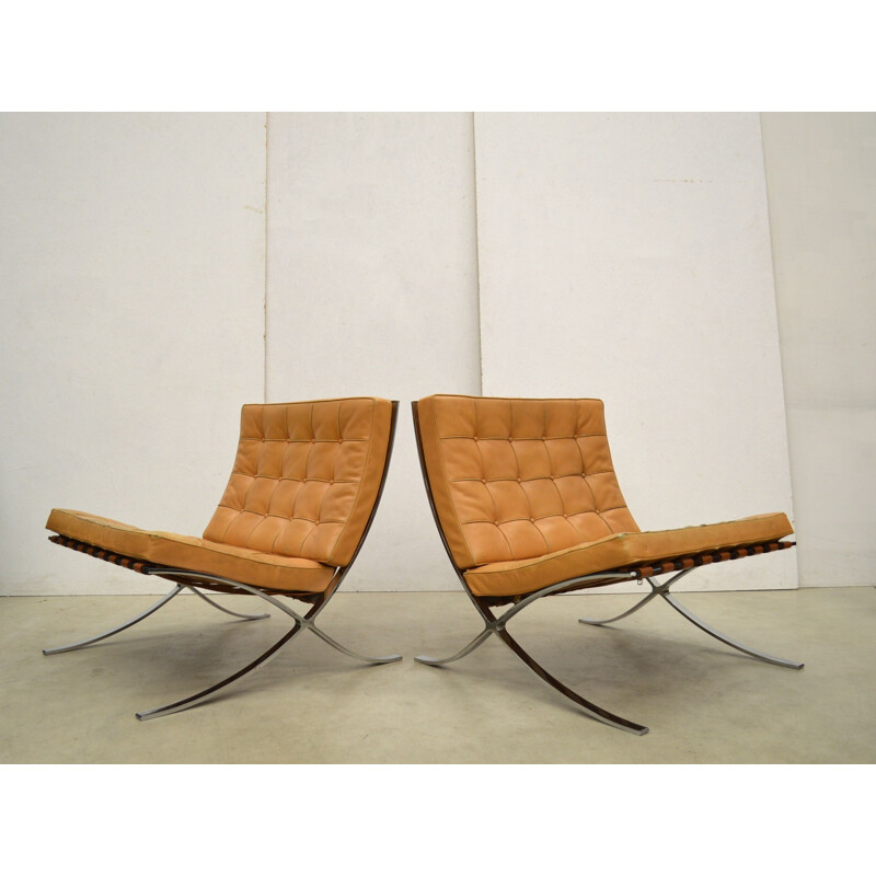 Paar vintage cognac Barcelona fauteuils van Mies van der Rohe voor Knoll International, 1970