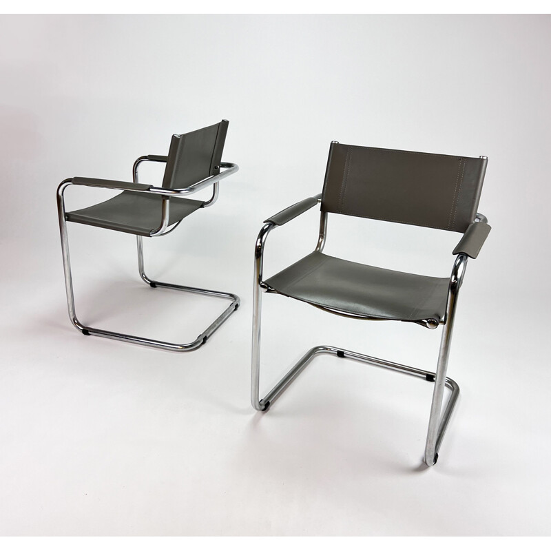 Par de poltronas Bauhaus cantilever vintage em tubular e couro, Itália 1970