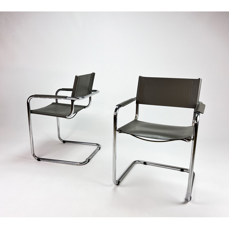 Paire de fauteuils cantilever vintage Bauhaus en tubulaire et cuir, Italie 1970