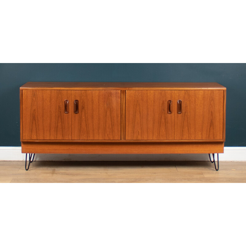 Vintage teakhouten dressoir op haarspeldpoten door Victor Wilkins voor G Plan, Engeland 1960