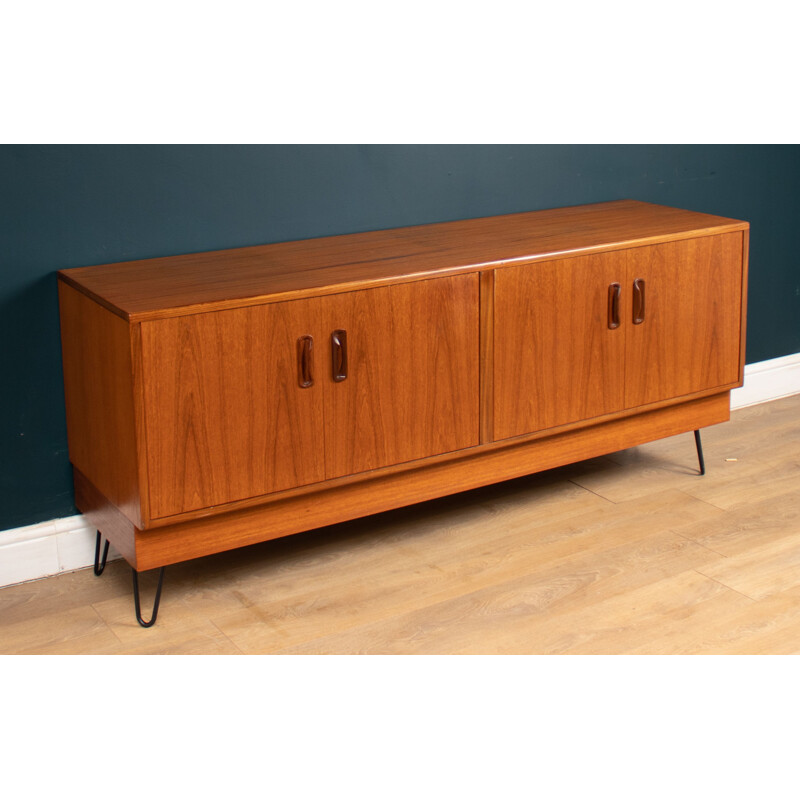 Vintage teakhouten dressoir op haarspeldpoten door Victor Wilkins voor G Plan, Engeland 1960