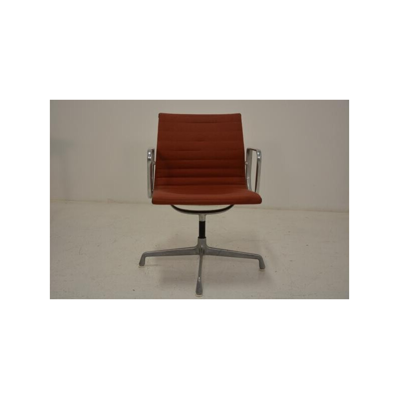 Paire de fauteuils de bureau "EA 107" pivotants, Charles & Ray EAMES - 1960