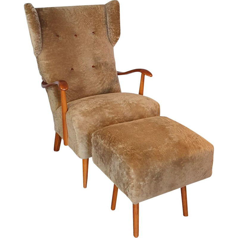 Cadeira de Asa Norueguesa Vintage com otomano de pele de carneiro, 1950