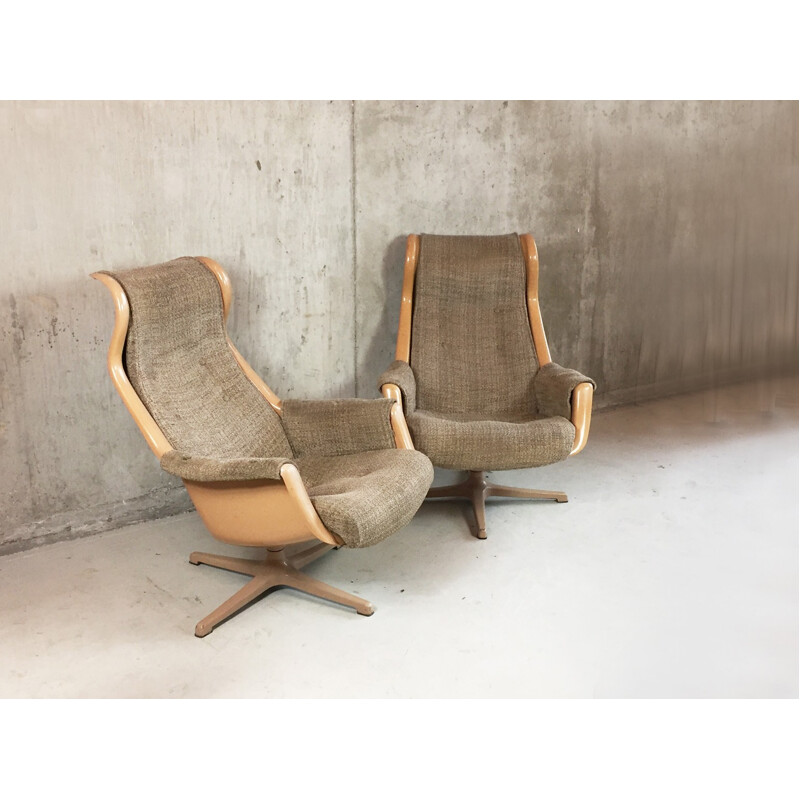 Pair of DUX "Galaxy" armchairs in beige fabric, Alf SVENSSON & Ingvar SANDSTORM - 1960s