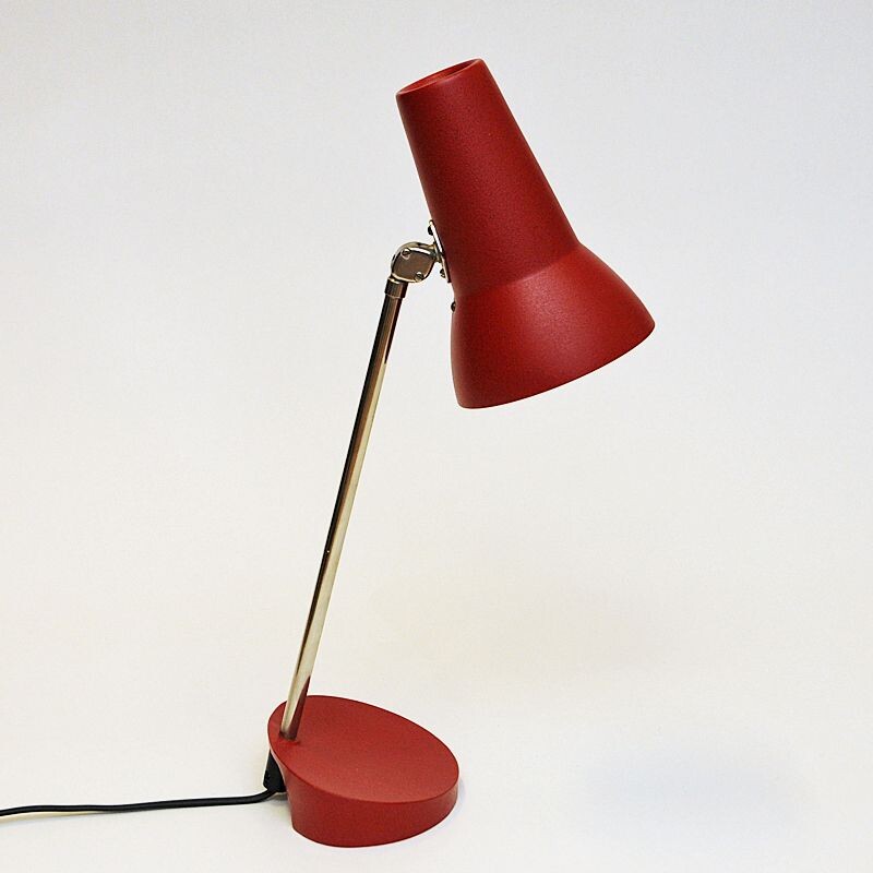 Lámpara de escritorio vintage de metal rojo de Asea Belysning, Suecia 1950