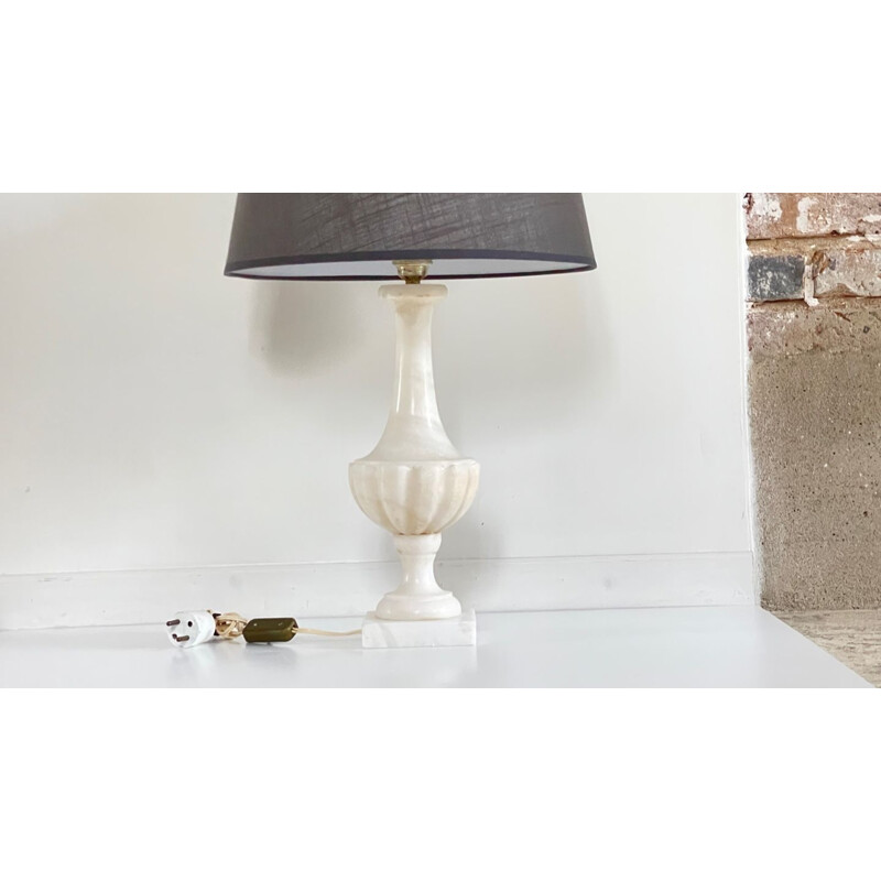 Lampe vintage en pierre d'albâtre de forme médicis