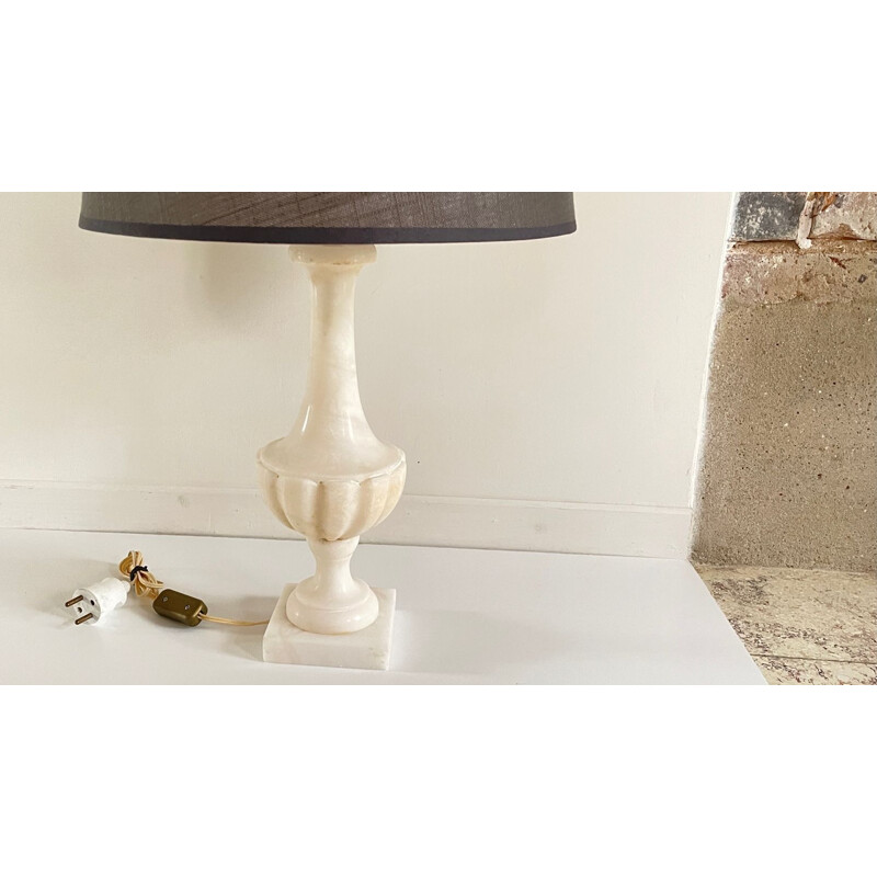 Lampe vintage en pierre d'albâtre de forme médicis