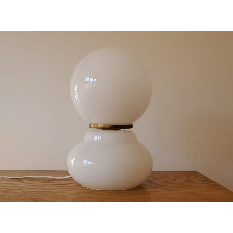 Lampe de table vintage en verre de lait, 1970