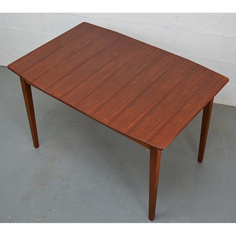 English extendable Maple dining table in walnut - 1960s