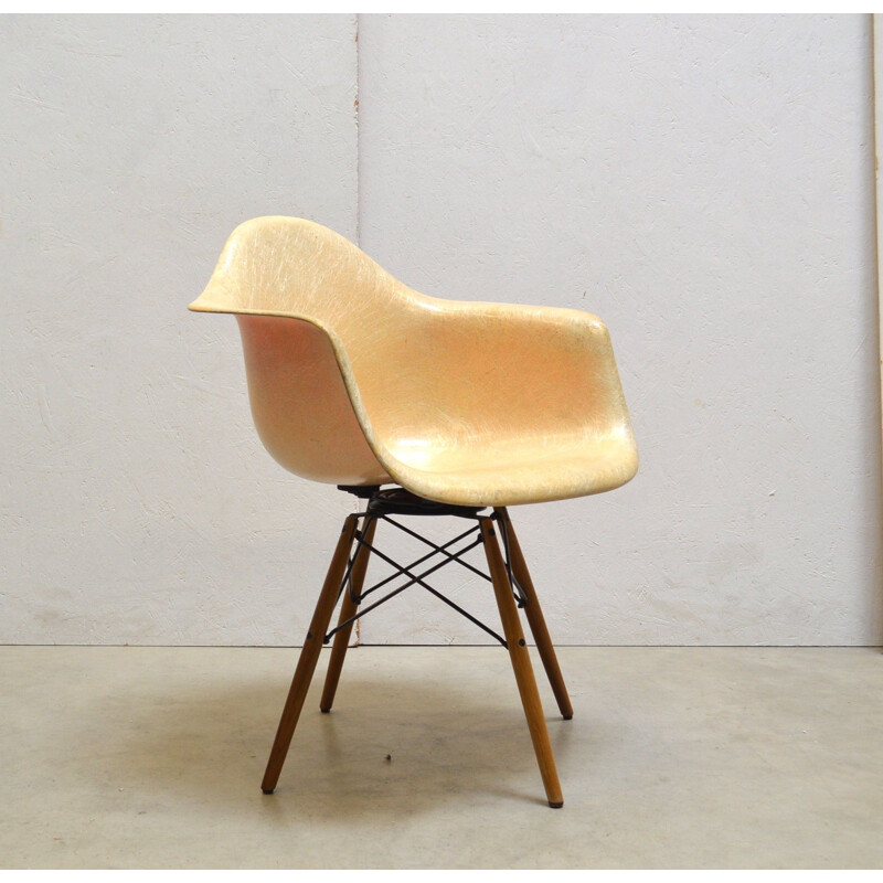 Poltrona vintage "Edge" 1a edizione Paw di Charles Eames per Zenith Plastics