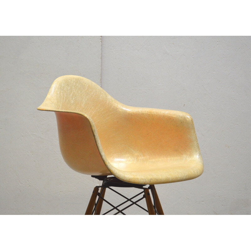 Edge" vintage armchair 1st edition Paw by Charles Eames for Zenith Plastics