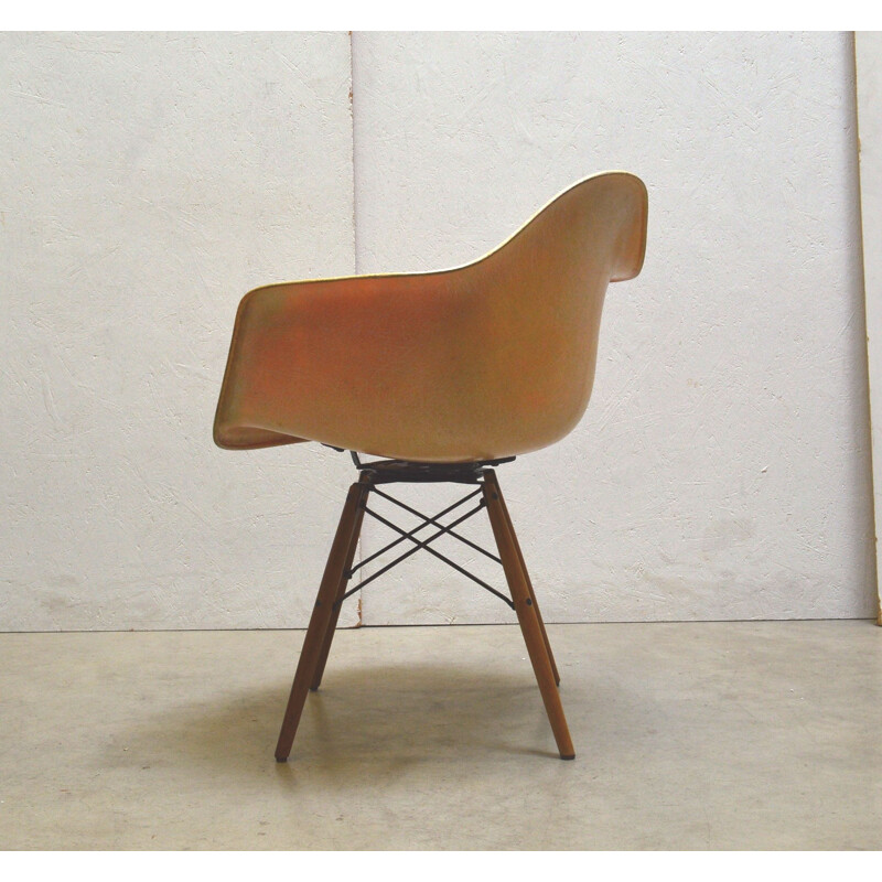 Edge" vintage armchair 1st edition Paw by Charles Eames for Zenith Plastics