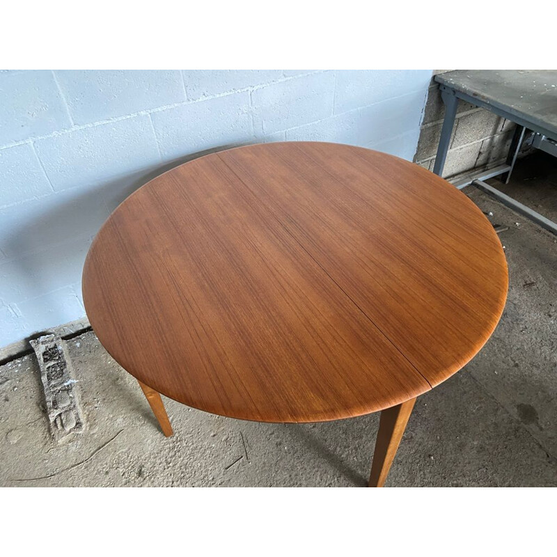 Vintage Scandinavian extendable round table in teak, 1960s