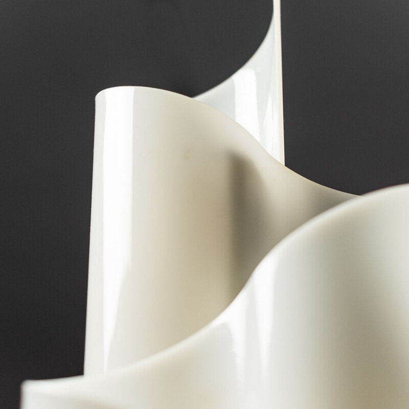 Ein Paar Vintage-Stehleuchten aus weißem Plexiglas von Vico Magistretti für Artemide