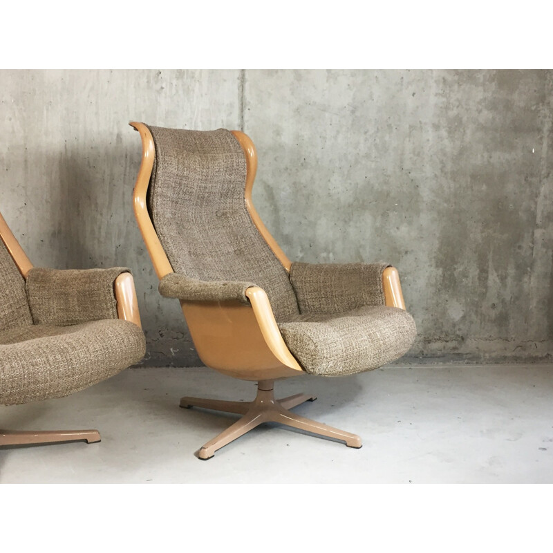 Paire de fauteuils Dux suédois en plastique et tissu lainé, Alf SVENSSON & Ingvar SANDSTORM - 1960