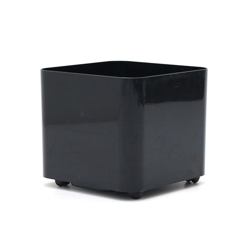 Vintage "Crescendo" planter in plastic and metal by Isao Hosoe for Bilumen, 1970