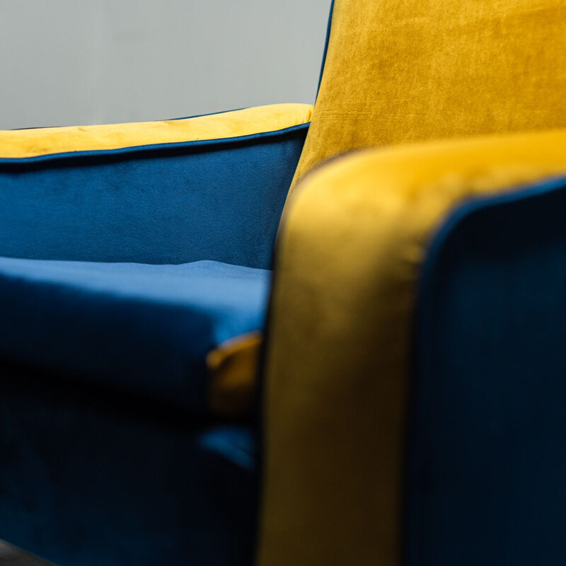 Cadeira de braços giratória Vintage Prospect em veludo amarelo ocre e azul, 1960