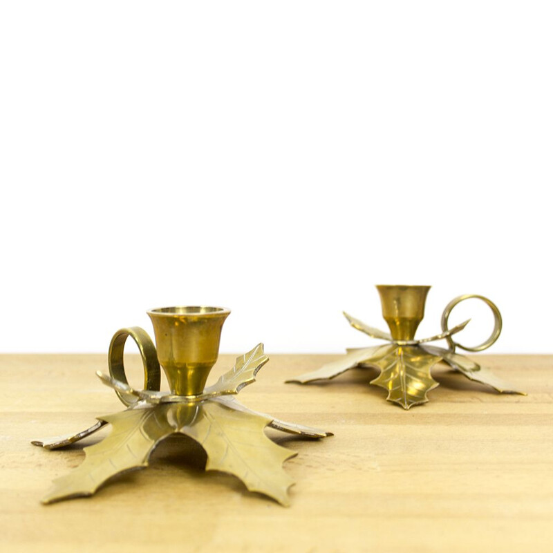 Pair of vintage Leaf candle holders in oak, Spain 1960