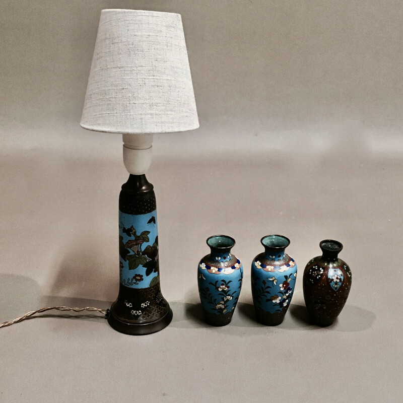Scandinavische vintage koperen lamp en 3 vazen, 1950