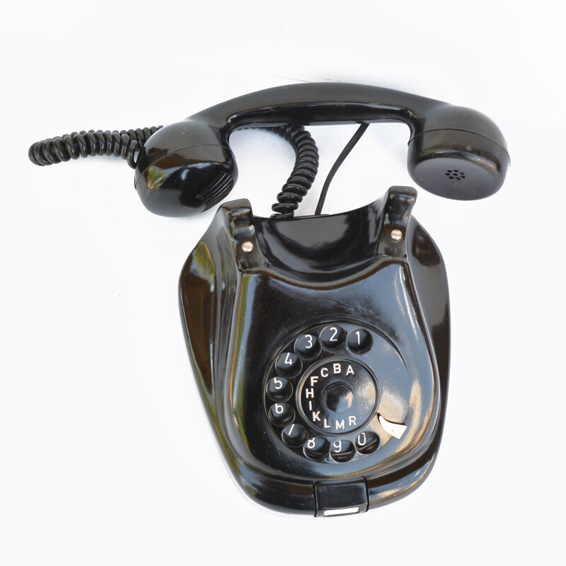 Téléphone fixe vintage P-9024 en bakélite par Tesla Liptovský Hrádok, 1964