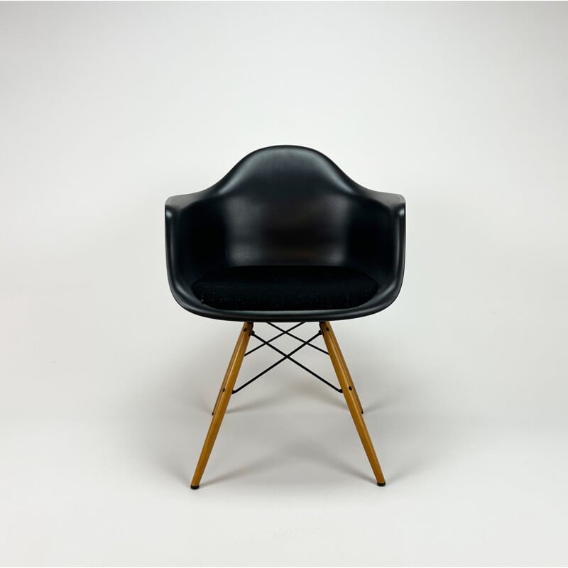 Lot de 6 fauteuils Daw vintage noir par Charles Ray Eames pour Vitra, 2000